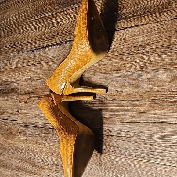 Aldo Women's Camel Textured Heels - Picture 4 of 4